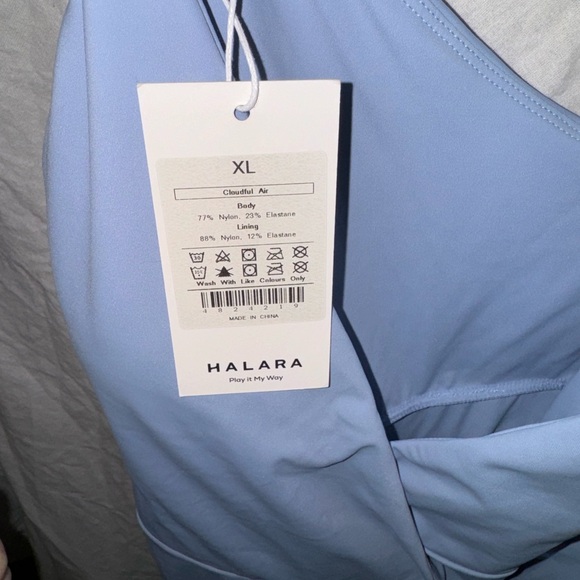 Halara Airy Deep VNeck Adjustable
Strap Backless Belted Ruffle Hem Midi XL - Picture 4 of 7